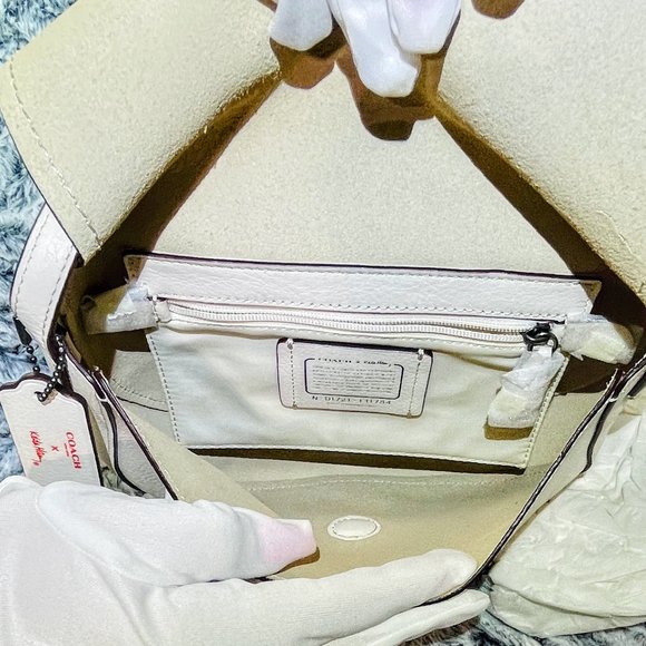 BNWT COACH x KEITH HARING LIMITED EDITION WHITE "LOVE" HUDSON CROSSBODY (F11784) - Picture 8 of 8